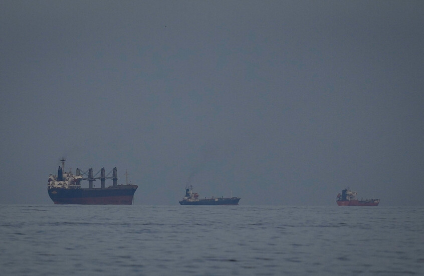  إيران تسمح لناقلتي غاز بالمرور إلى الهند عبر مضيق هرمز