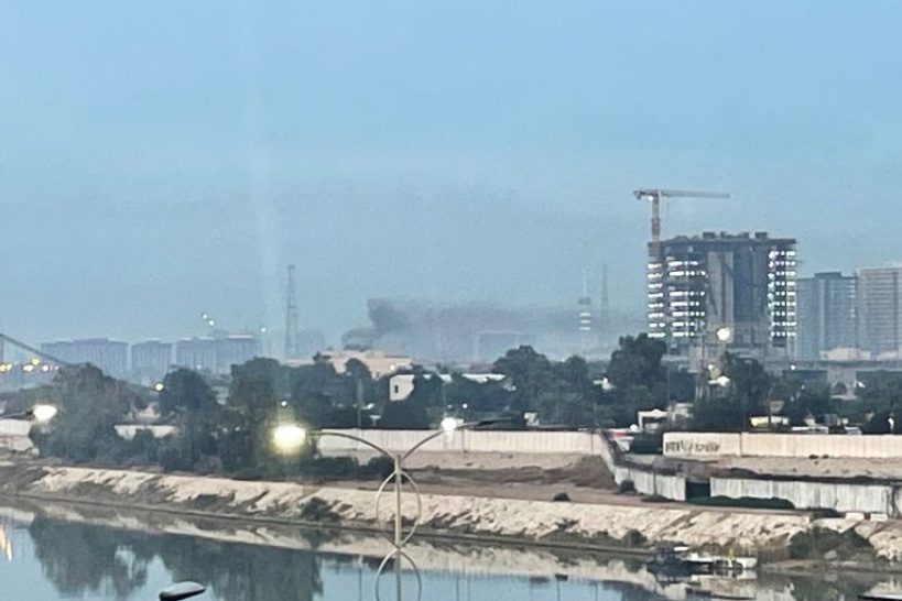  هجوم على السفارة الأمريكية في بغداد.. وتصاعد الدخان