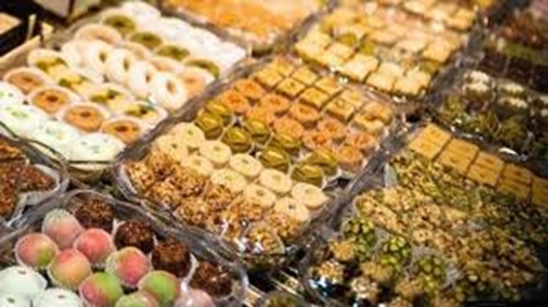 نابل.. مواطنون يشتكون من نقص في الفارينة والسكر والزبدة مع انطلاق تحضيرات حلويات العيد 