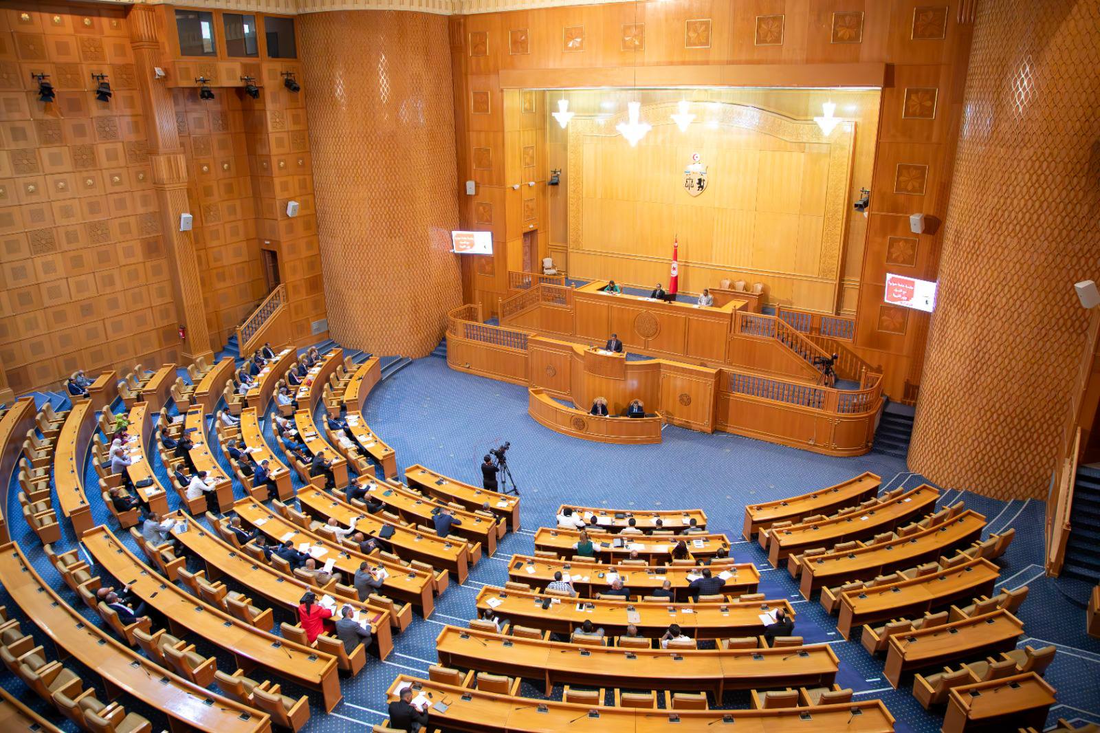 عقود استثمار في قطاع المحروقات والطاقة ولزمات على طاولة المجلس الوطني للجهات والأقاليم