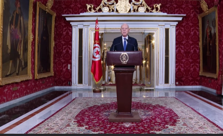 رئيس الجمهورية يهنئ التونسيين بعيدي الفطر والاستقلال ويؤكد تلازم معاني الاستقلال والسيادة الوطنية