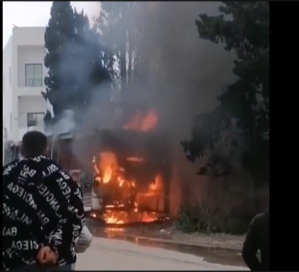 بنزرت.. احتراق حافلة نقل عملة في العالية