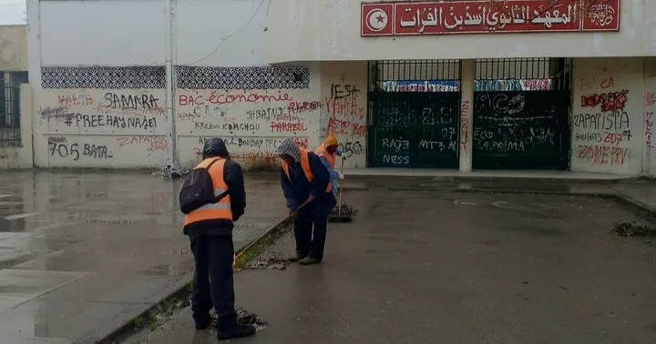 وادي الليل/منوبة .. تنظيف مداخل الملعب البلدي استعدادا للباكالوريا رياضة وادي الليل/منوبة .. تنظيف مداخل الملعب البلدي استعدادا للباكالوريا رياضة