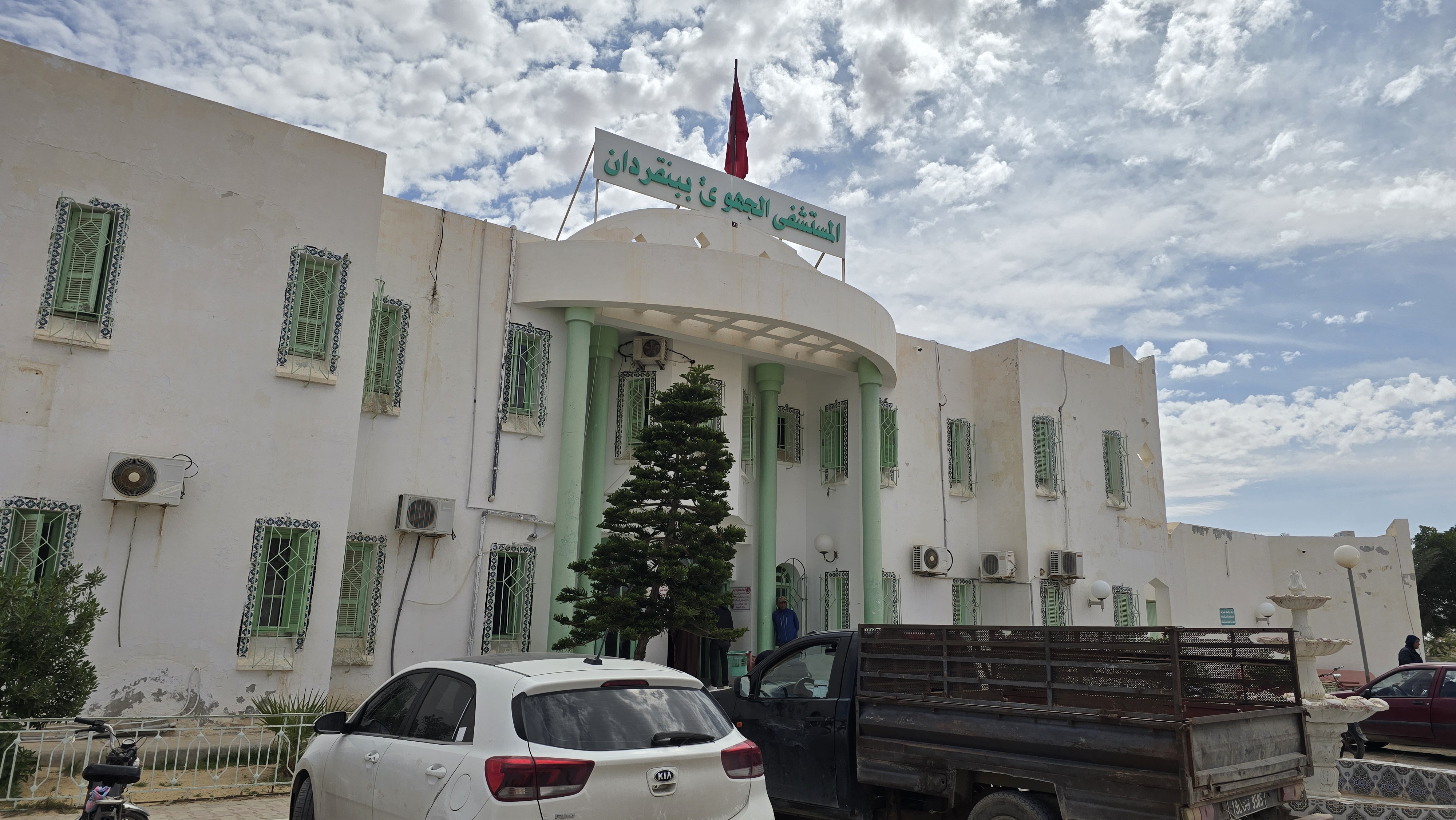 بنقردان.. حوالي 300 تدخل خلال اليوم الأول من طرف القافلة الصحية لطب العيون