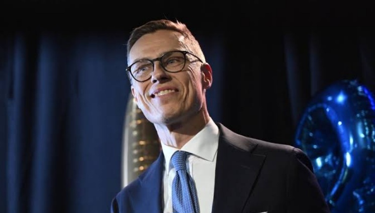 الرئيس الفنلندي يُرجّح وصول المفاوضات بشأن أوكرانيا إلى "طريق مسدود"