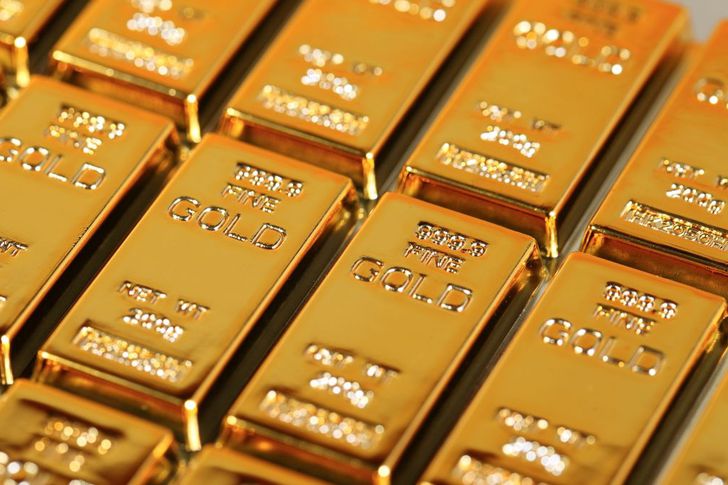 الذهب يصعد لكنه في طريقه لتكبد خسائر للأسبوع الرابع