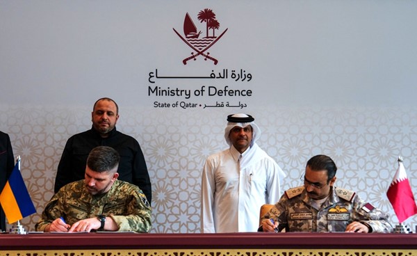   الدوحة وكييف يوقعان اتفاقية دفاعية