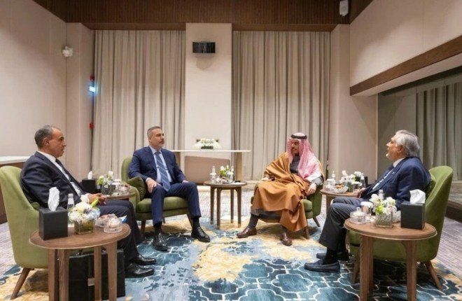 اجتماع رباعي في إسلام آباد يضم السعودية ومصر وتركيا وباكستان لبحث مبادرة وقف التصعيد بالمنطقة