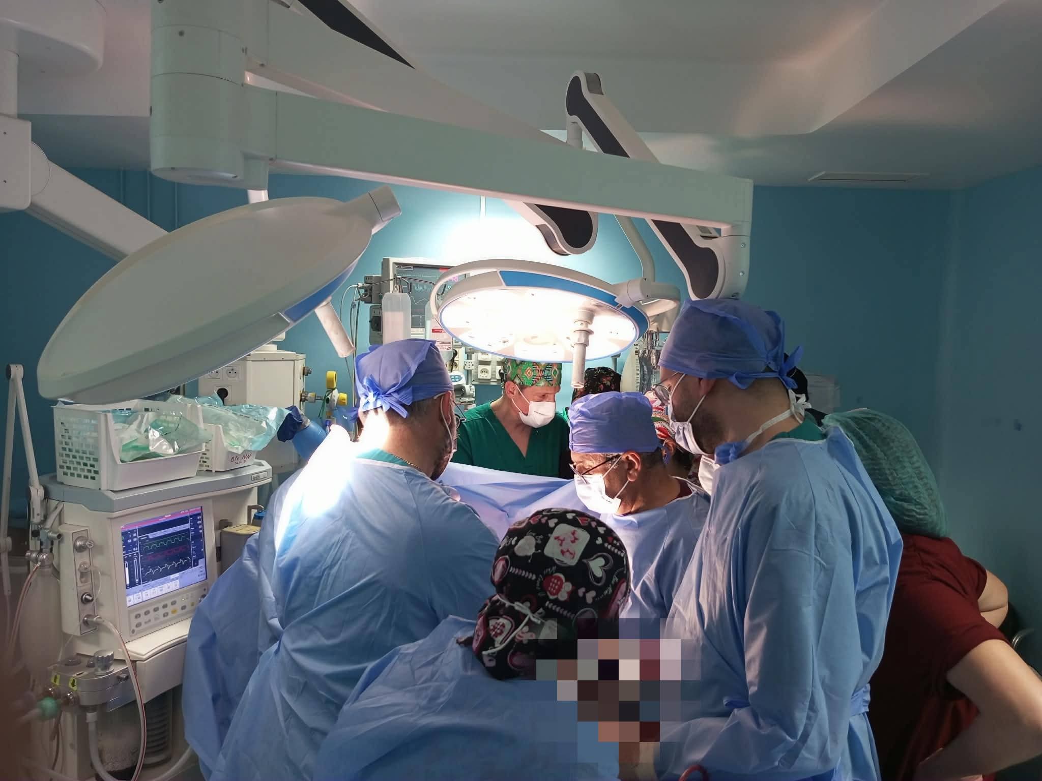 المستشفيات العموميّة تنجح في إنقاذ حياة تلميذة وعمليّات زرع لمرضى آخرين 