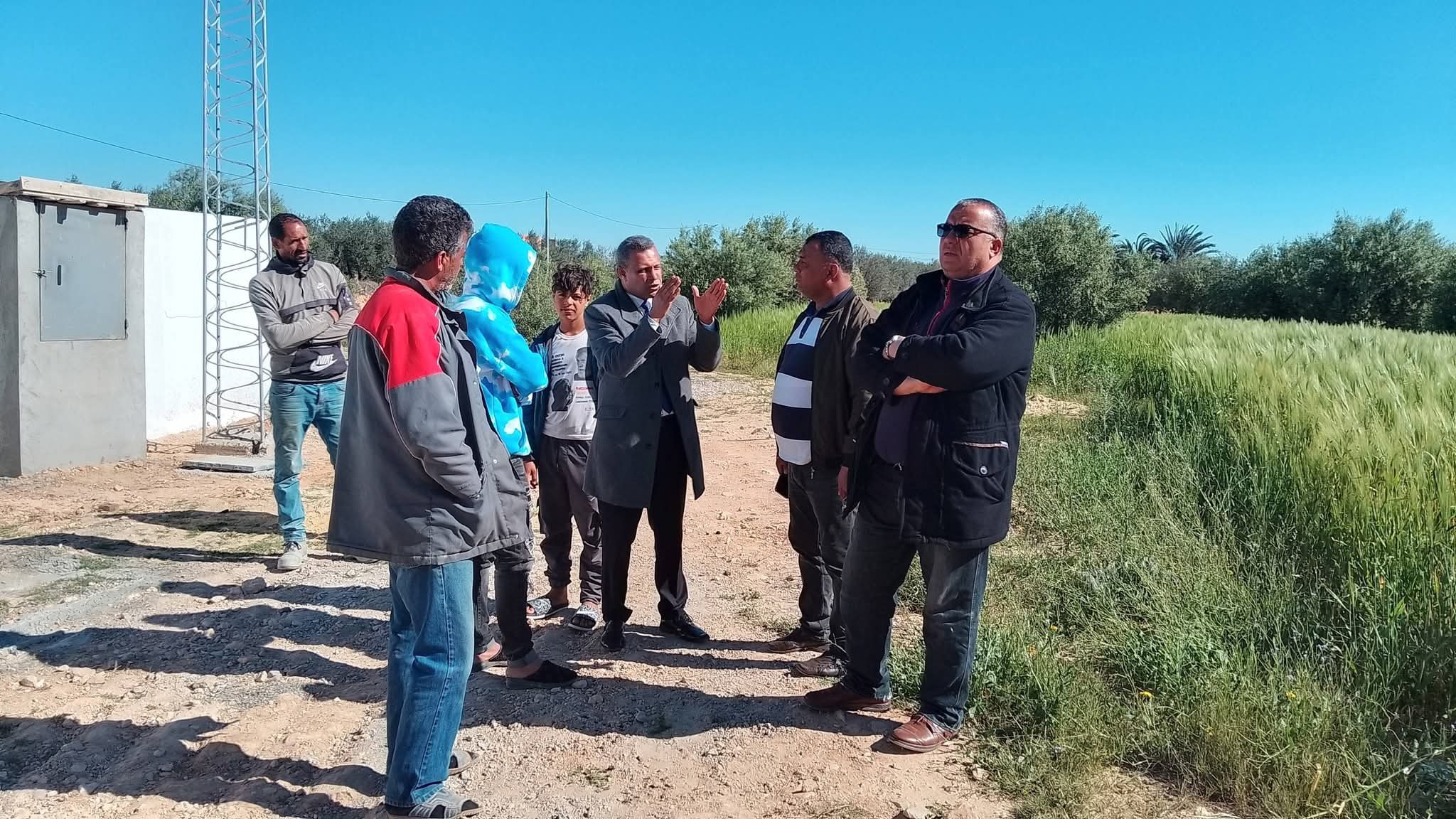 الشبيكة.. استئناف أشغال ربط المنطقة السقوية “البريكات/هماد” بالكهرباء بعد فض الإشكال العقاري