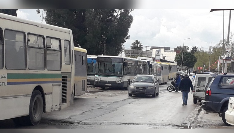  طبربة/منوبة.. الحافلات تخنق حركة المرور وتضايق المؤسسات