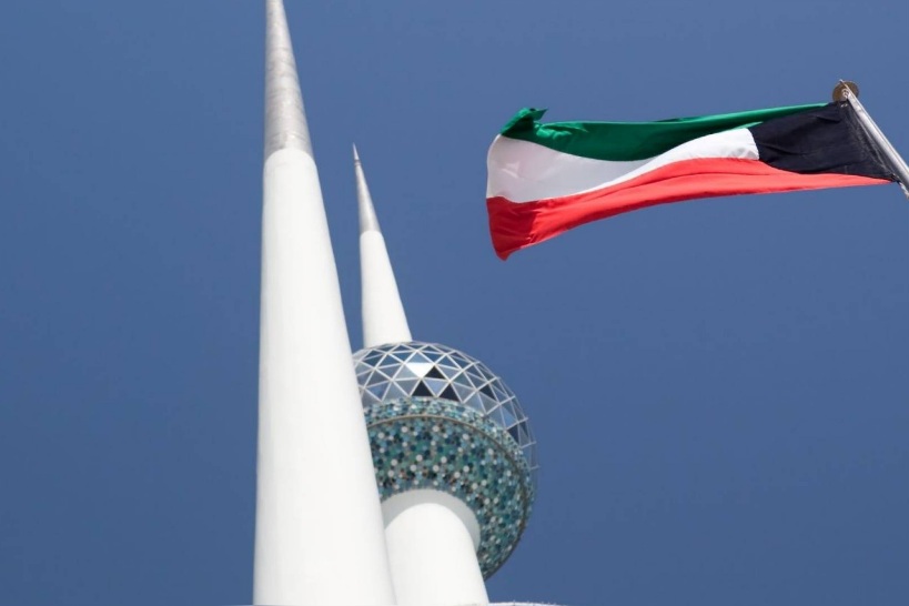 متظاهرون يقتحمون القنصلية الكويتية في البصرة بعد هجوم صاروخي