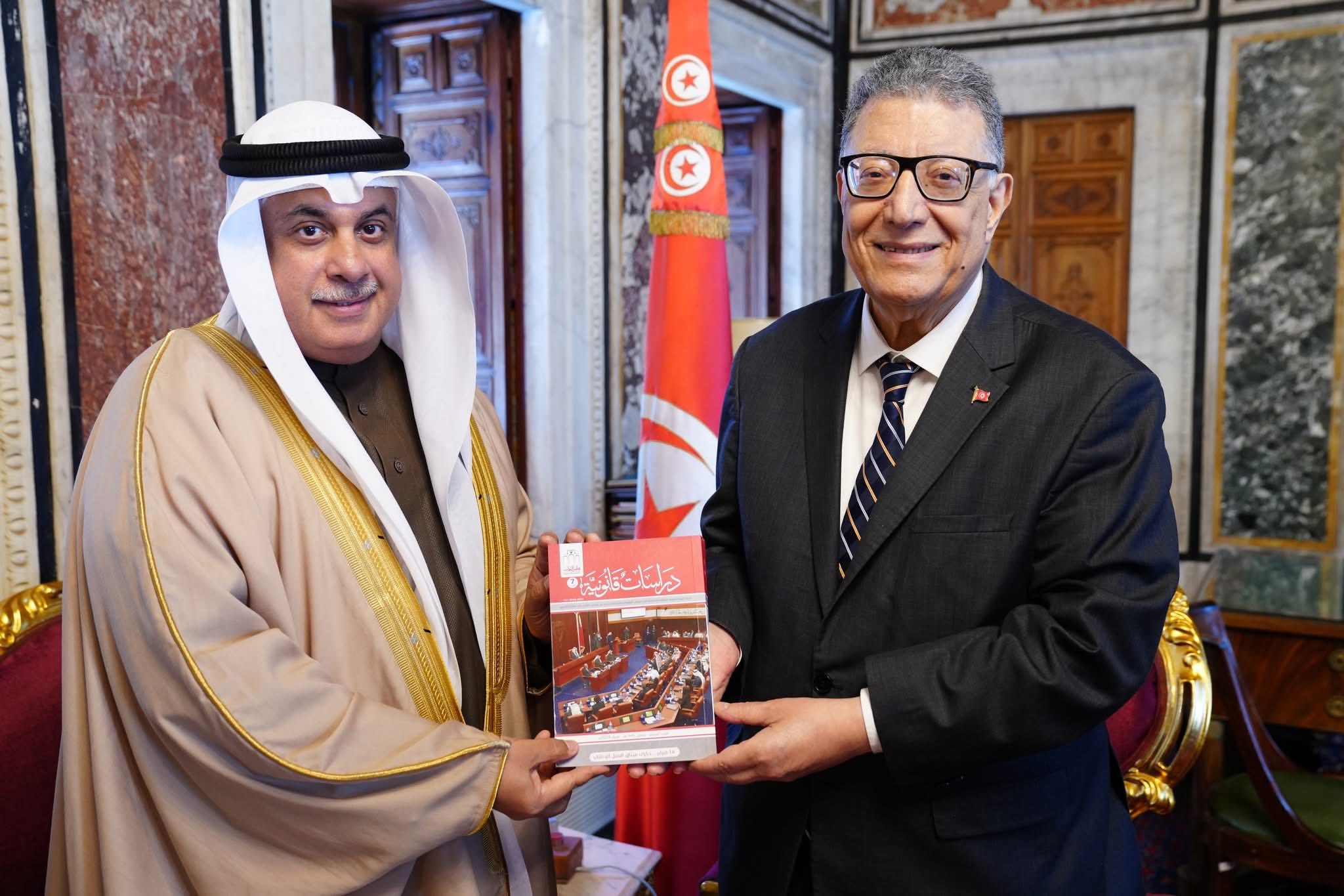 رئيس البرلمان يستقبل سفير مملكة البحرين بتونس