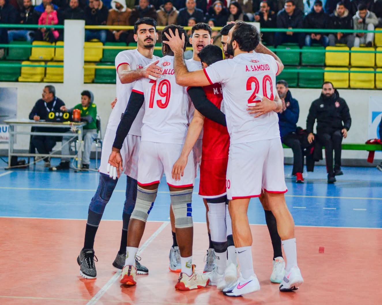 الكرة الطائرة: النجم أول المتأهلين الى النهائي 