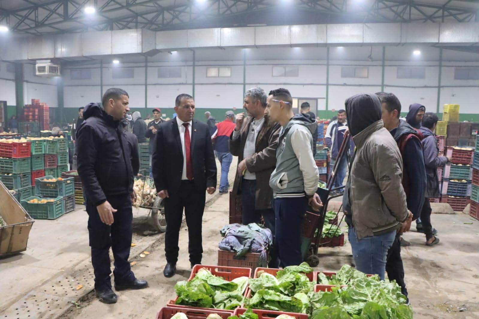 خلال زيارة غير معلنة لوالي المنستير لسوق الجملة بالمكنين.. حجز واتلاف كمية من التفاح غير صالحة للاستهلاك