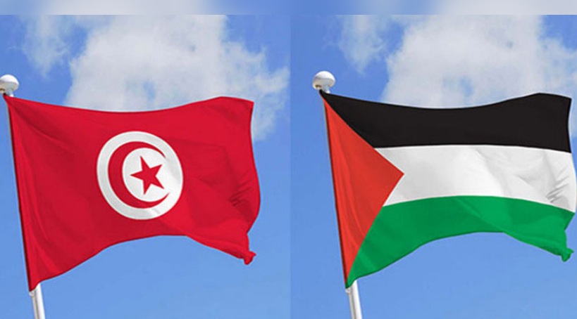 وصول عائلة فلسطينية إلى تونس لتلقي الإحاطة والعلاج 