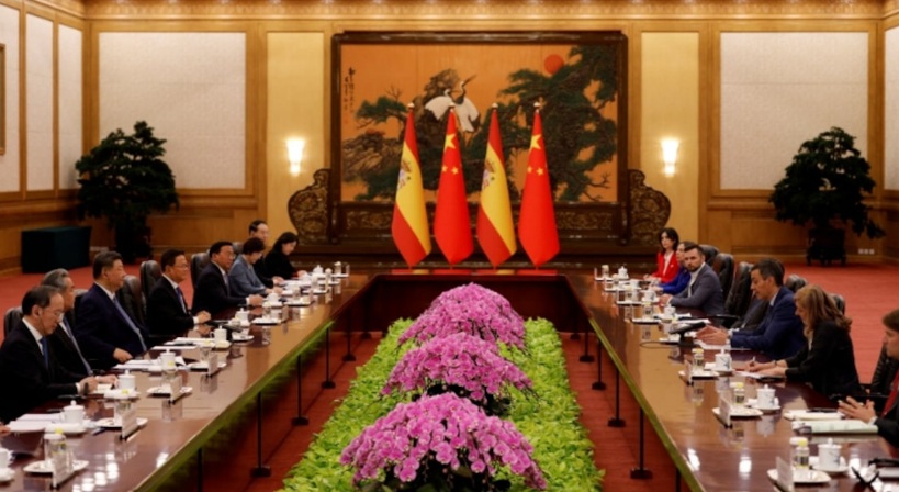 إسبانيا والصين تتعهدان بتعزيز العلاقات في ظل "تداعي" النظام الدولي