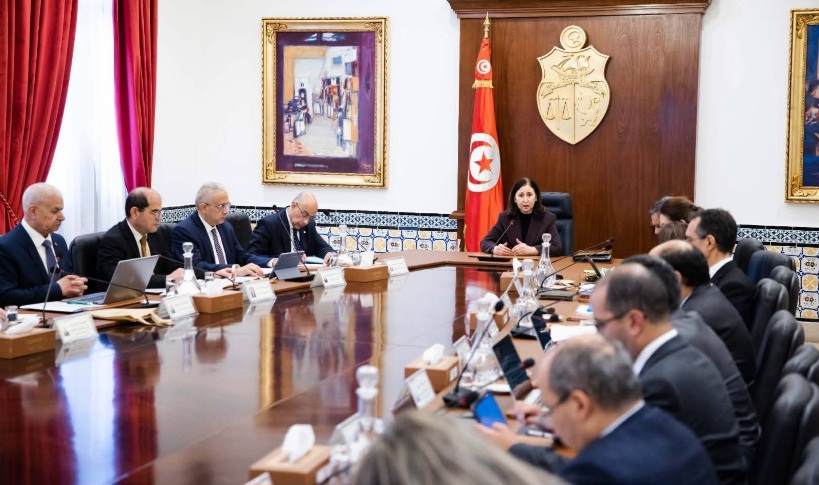 مجلس وزاري مضيق يوصي بالتسريع في تنفيذ البرامج والمشاريع المنبثقة عن الاستراتيجية الموحّدة للسياسة الفلاحية للنهوض بكلّ المنظومات الفلاحية