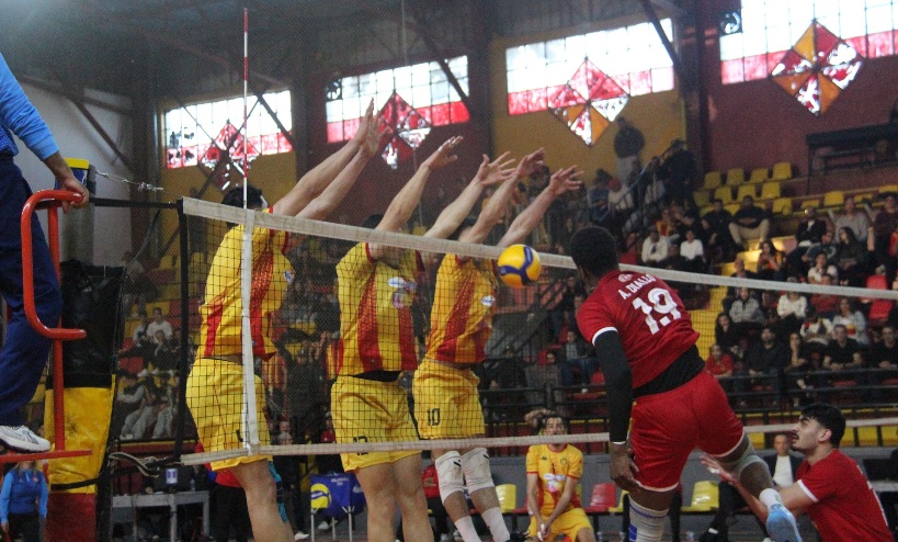 نهائي بطولة الكرة الطائرة (المباراة 1): الترجي يفوز على النجم 