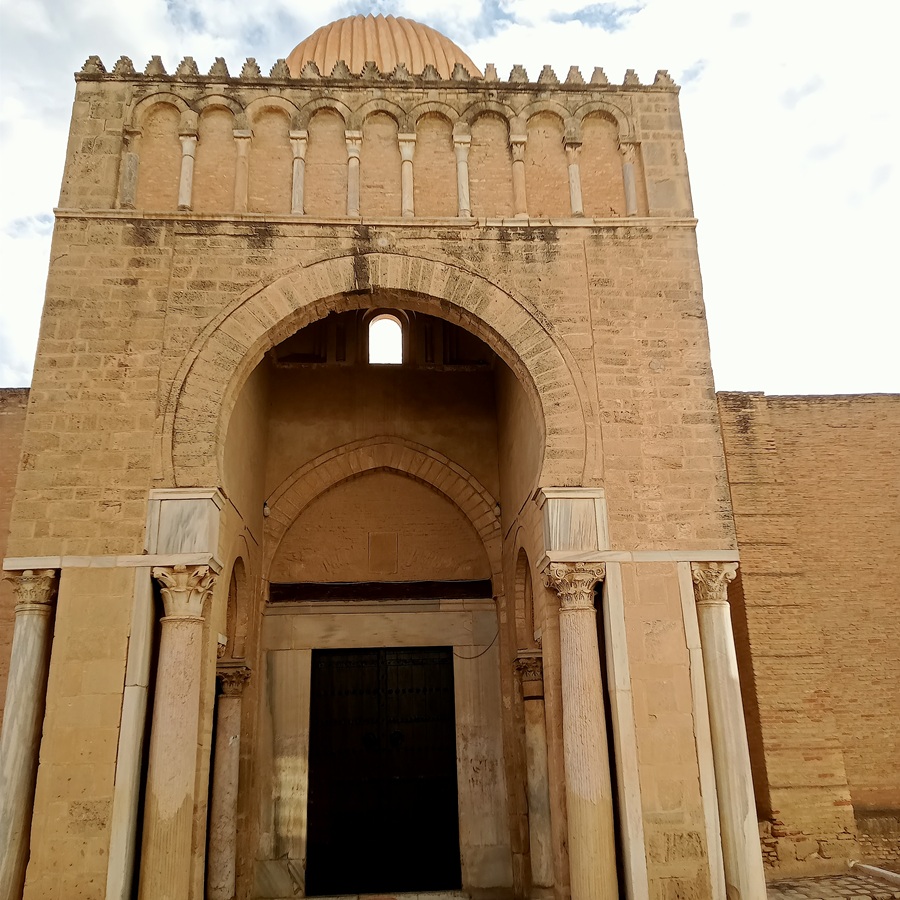 القيروان. ندوة فكرية حول التراث وفن العمارة 