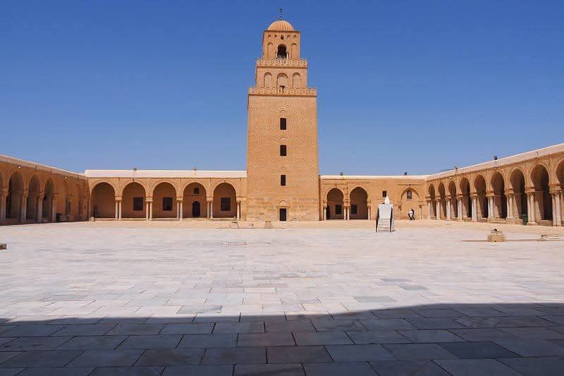 جامع عقبة بن نافع.. ذاكرة حضارة وأسئلة الحاضر