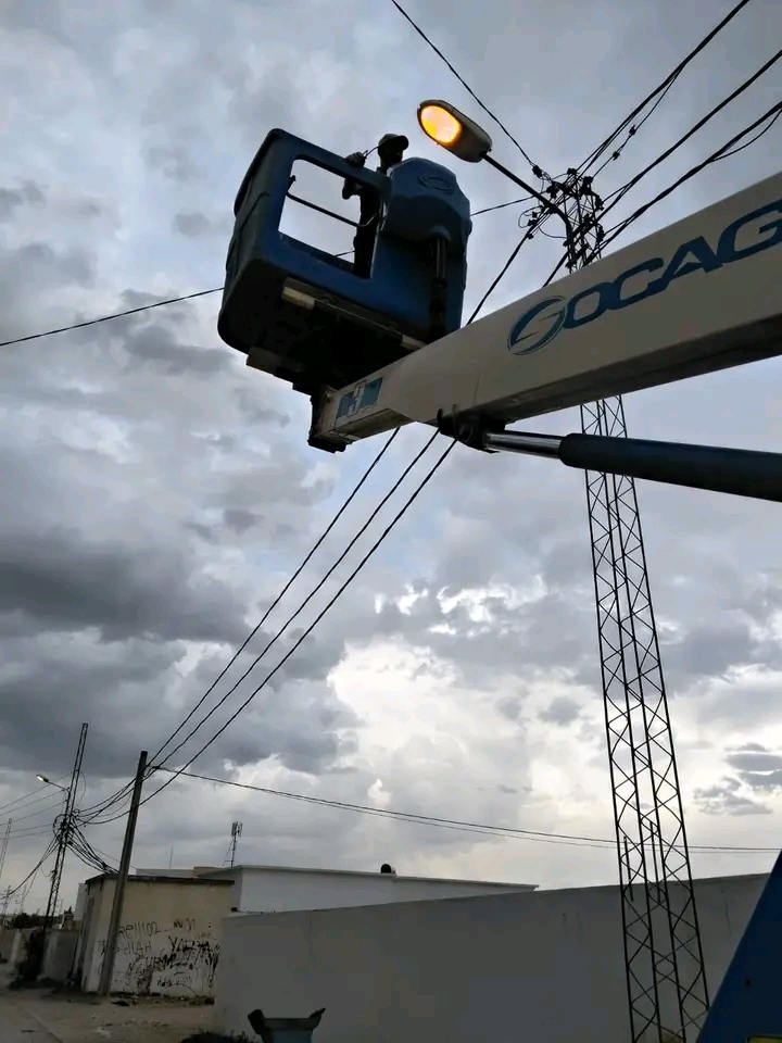 بلدية القصرين تضع آليات جديدة على ذمة المواطن لتحسين سرعة التدخل لإصلاح الأعطاب الكهربائية 