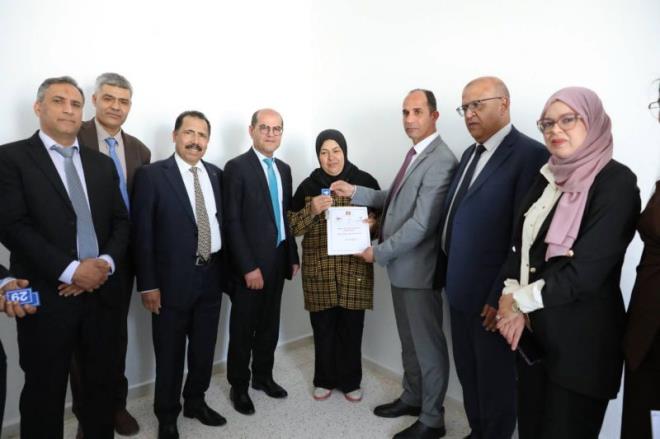 الكاف.. وزير التجهيز والإسكان يسلم 27 مسكناً اجتماعياً بتاجروين ويتفقد سير أشغال عدد من مشاريع البنية التحتية  