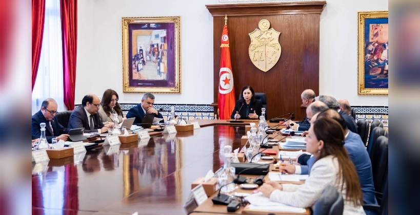  مجلس وزاري يقر إجراءات لفائدة التونسيين المقيمين بالخارج بمناسبة عودتهم إلى أرض الوطن