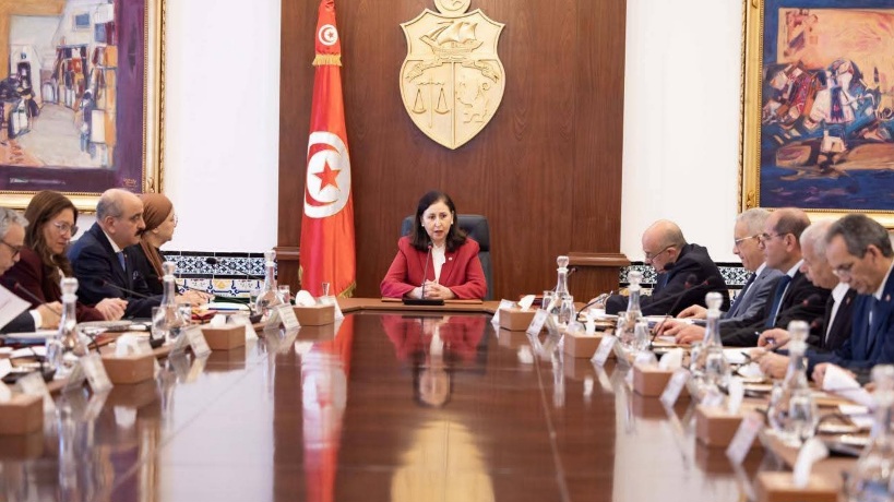 مجلس الوزراء ينظر في النصوص الترتيبية الخاصة بالترفيع في الأجور والمرتبات في القطاعين العام والخاص