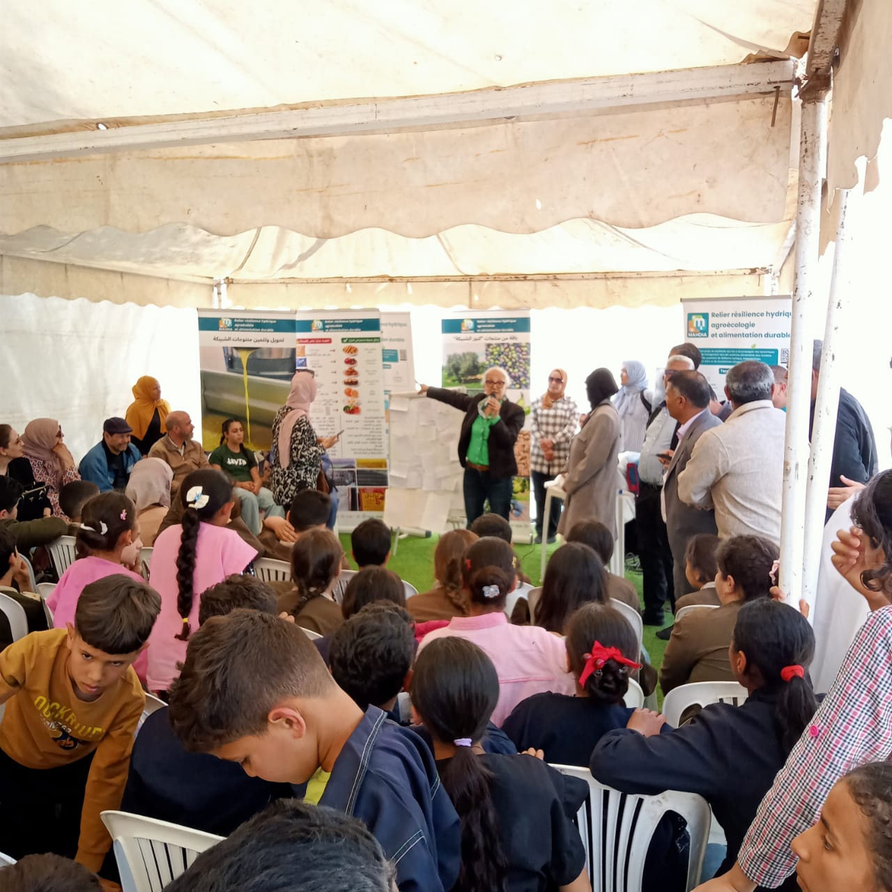 الشبيكة.. يوم تحسيسي بمدرسة الڨوازين لترسيخ ثقافة “نأكل صحي، نأكل محلي”