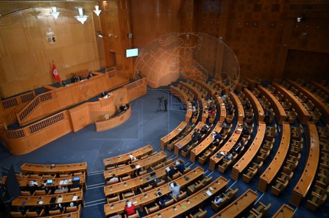 وزير الاقتصاد: تعبئة قيمة 49 مليار دينار لتمويل برامج ومشاريع على مستوى وطني 