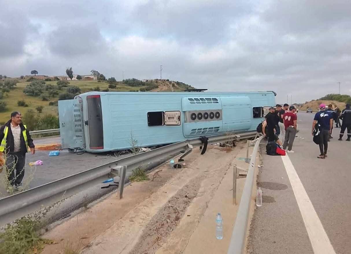  حادثة الحافلة الجزائرية.. تبون يتدخل ووزارة الصحة الجزائرية تثني  على سرعة تحرك السلطات التونسية