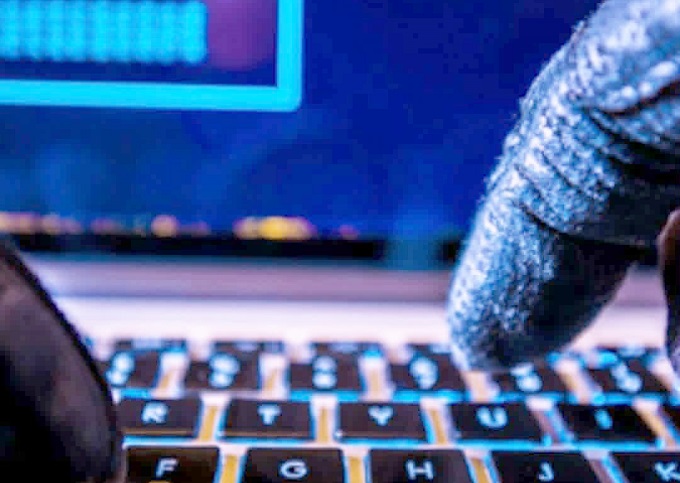 يختبئون خلف منصات التواصل الاجتماعي..   شبكات قراصنة «حسابات الفايس بوك» تتهاوى.. و«صيادو» ضحايا التحيل بالعشرات