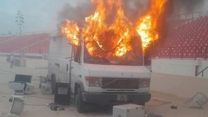 مقتل جندي وإصابة لاعبين.. مباراة بليبيا تتحوّل إلى فوضى؟!