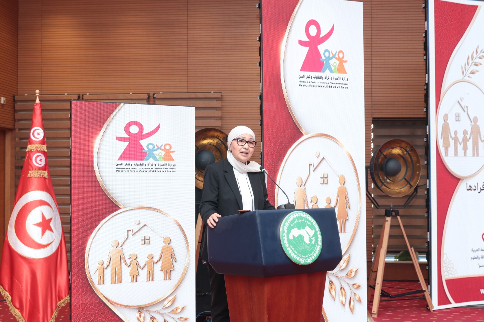 وزيرة الأسرة: قوّة المجتمع ومناعته من متانة أسره.. والأمان المُجتمعي ثمرة لتماسك الرّوابط الأسريّة
