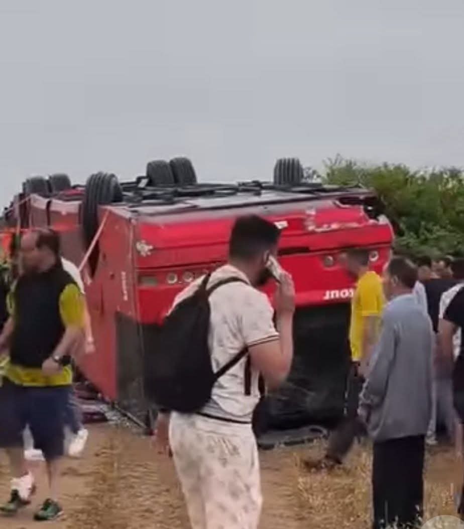 بين هرقلة والحمامات.. وفاة شخصيْن وإصابة آخرين في حادث انزلاق حافلة ليبية  