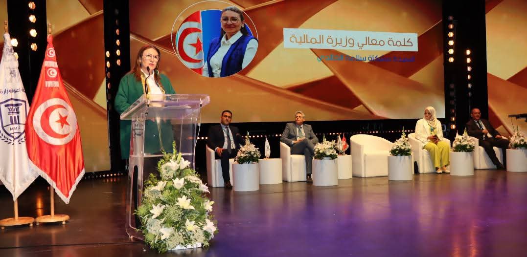  وزيرة الماليّة تشرف على موكب تكريم المُحالين على شرف المهنة من أبناء وزارة الماليّة