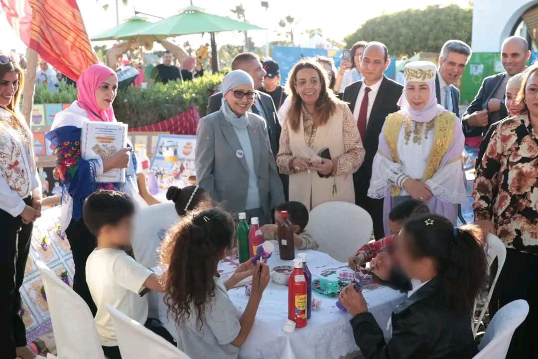 بكلفة فاقت 295 ألف دينار.. وزيرة المرأة تسلّم 35 إشعارا للمنتفعات ببرنامج "رائدات" بنابل
