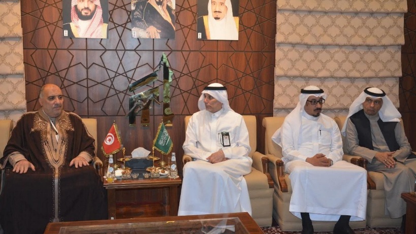 وزير الشؤون الدينية يلتقي برئيس مؤسّسة مطوفي حجّاج الدول العربية