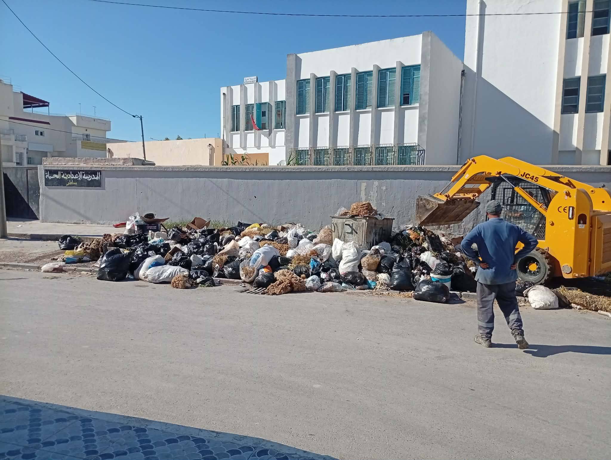 ماطر .. رفع 85 طنا من الفضلات