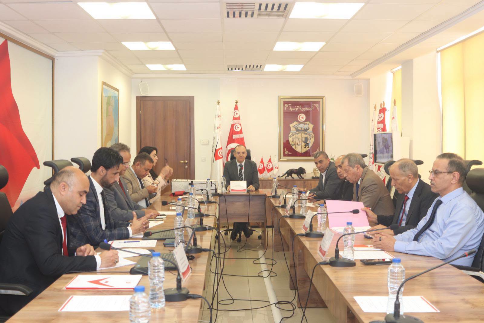 مجلس هيئة الانتخابات يصادق على نتائج القرعة الدورية للتناوب على عضوية المجالس الجهوية والتداول على رئاسة المجالس الجهوية والمحلية