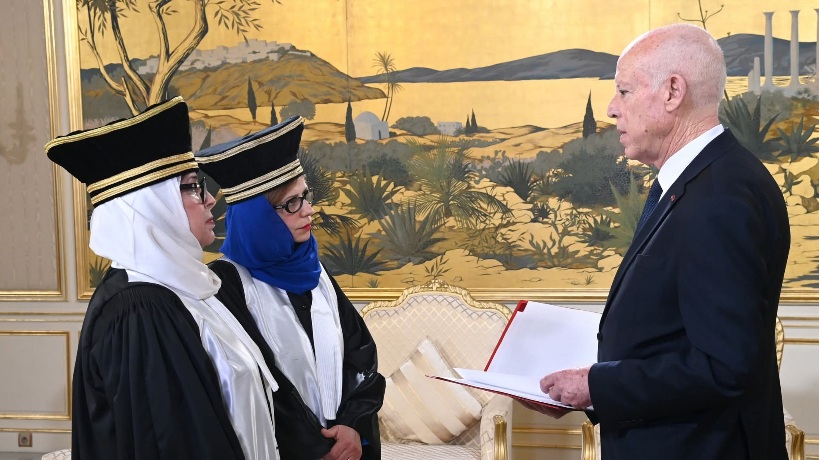 العضوتان فضيلة القرقوري وإيناس زنينة تؤديان اليمين بصفتهما عضوتين بالمجلس المؤقّت للقضاء المالي