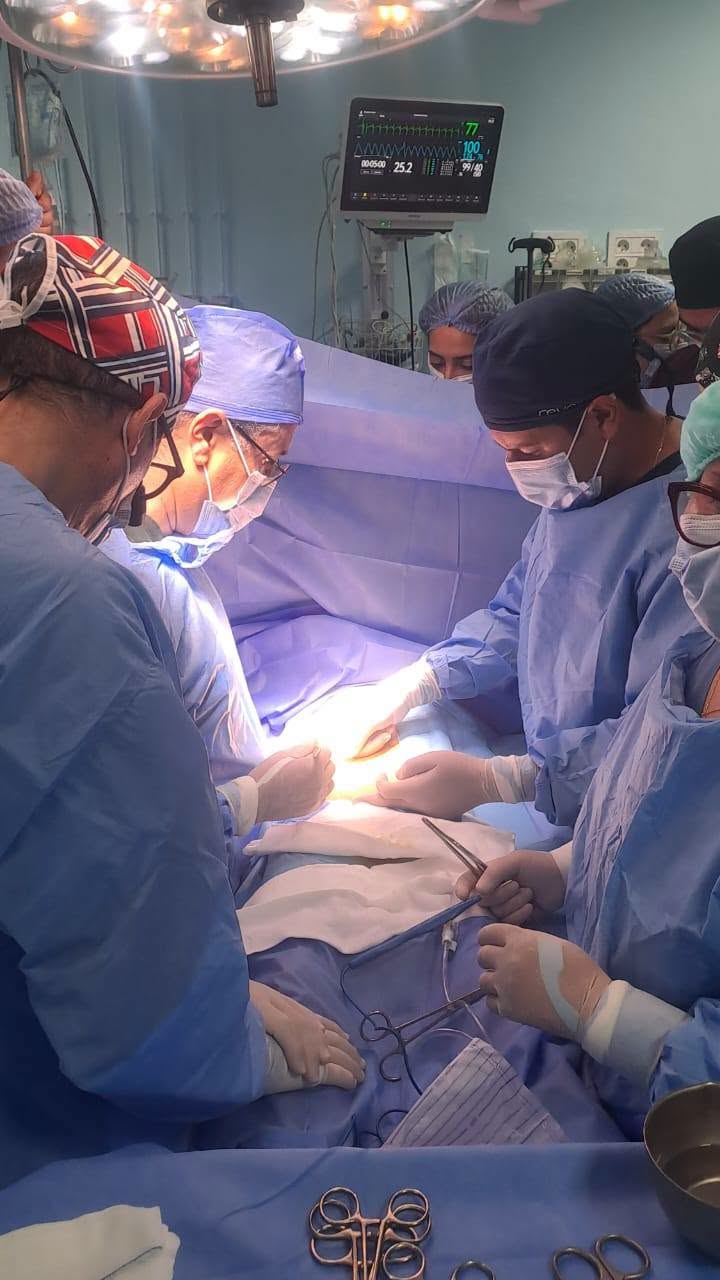 نجاح أول عملية زرع كلى للأطفال بمستشفى الأطفال البشير حمزة العمومي