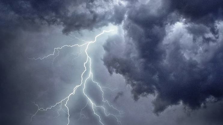طقس الليلة.. خلايا رعدية مصحوبة بأمطار أحيانا غزيرة بالشمال والوسط