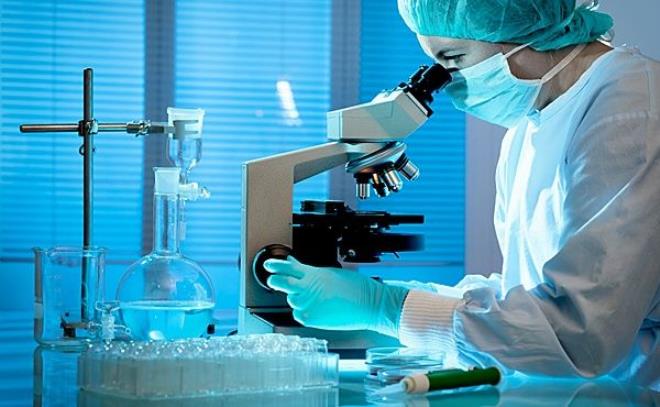 النقابة التونسية للبيولوجيين الخواص تقرّر تعليق العمل بنظام الطرف الدافع ابتداءً من 13 جويلية 2026