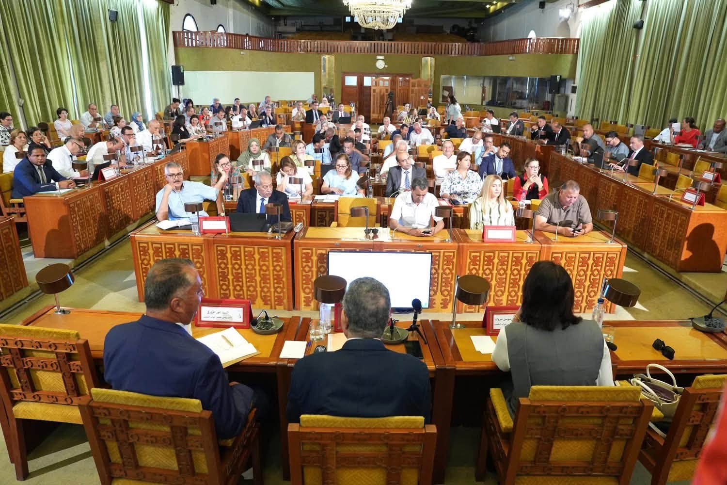 في جلسة برلمانية مشتركة..   وزير الاقتصاد والتخطيط: ليس من الصعب توفير الاعتمادات اللازمة لإنجاز 21100 مشروع مبرمج في المخطط التنموي      