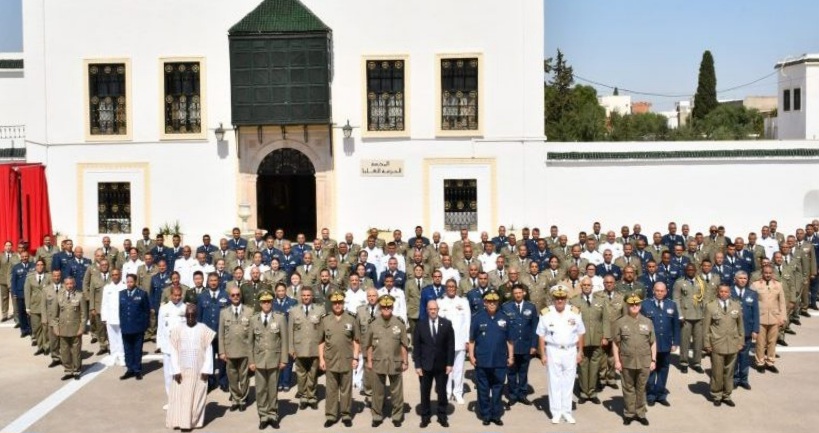 وزير الدفاع الوطني يشرف على حفل تخرّج الدورة 30 للمدرسة الحربية العليا 