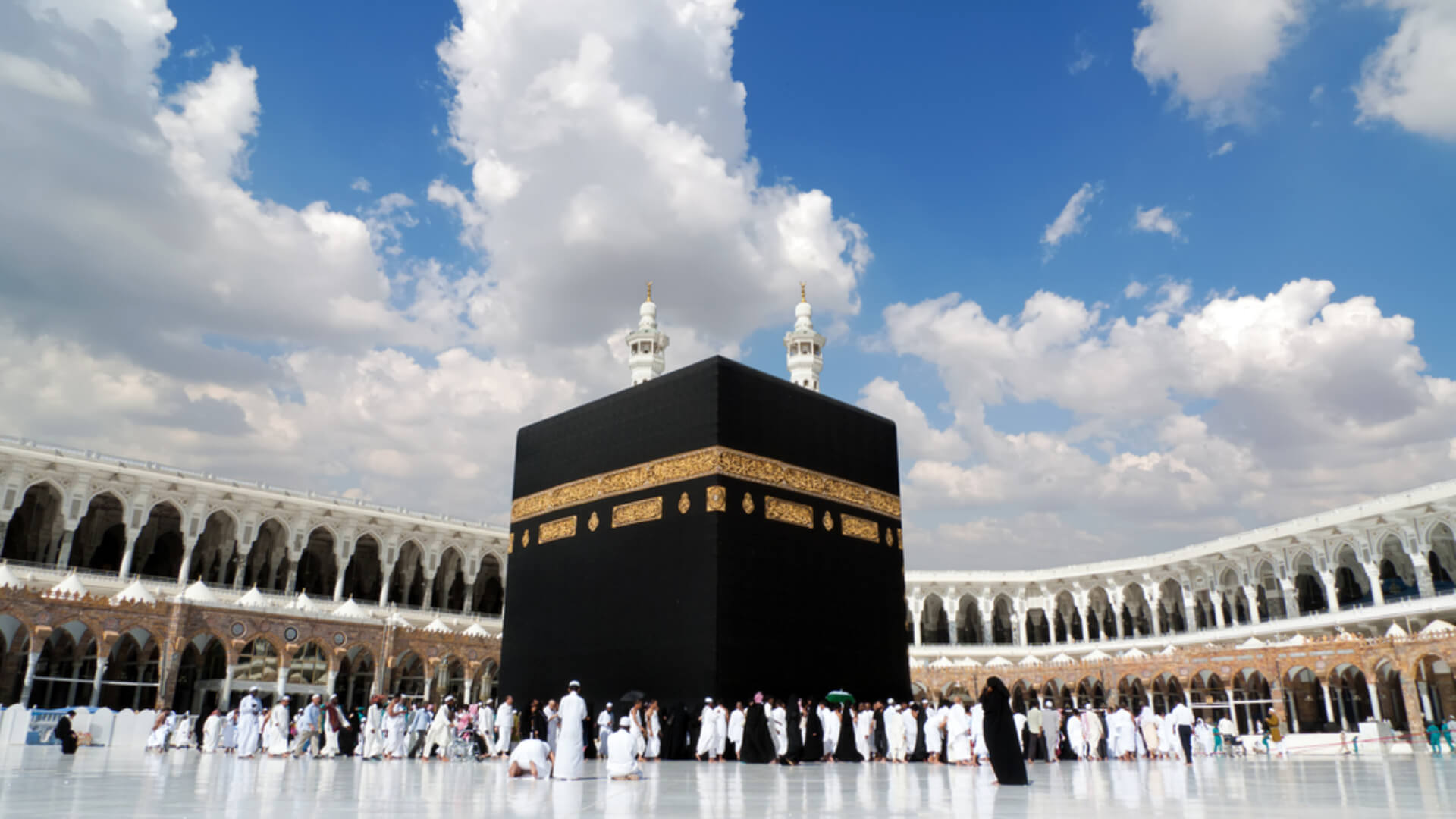 الجامعة التونسية لوكالات الأسفار تدعو إلى تكثيف الجهود للتصدي لمنظمي العمرة خارج الأطر القانونية