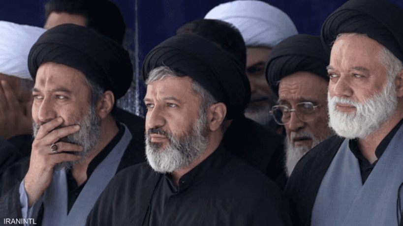 3 من أبناء خامنئي يظهرون بجنازة والدهم.. ماذا يُعرف عنهم؟