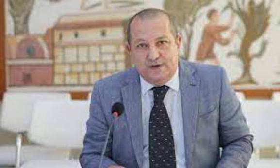 مع تواصل الجدل حول النشر للحساب الخاص وأحقيته بالجوائز الوطنية من عدمها..  رئيس اتحاد الناشرين التونسيين لـ"الصباح": الاقتناءات العمومية والجوائز لا تمنح لإصدارات خارج كراس الشروط